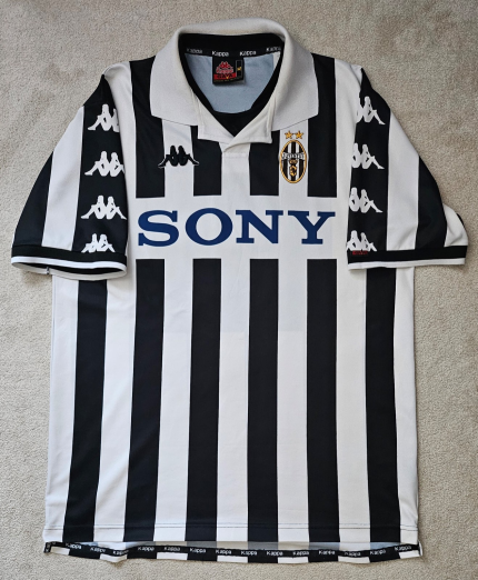 Juventus FC 1999-00 European Home Kit